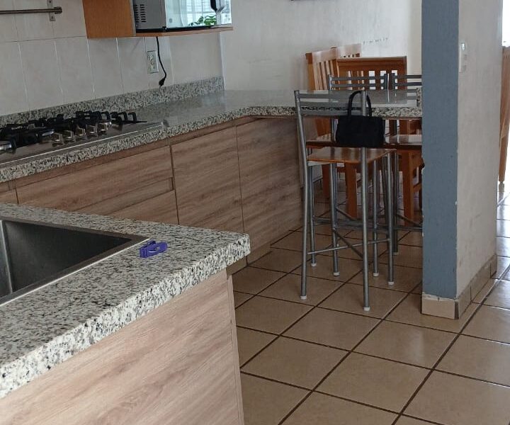 CASA EN RENTA