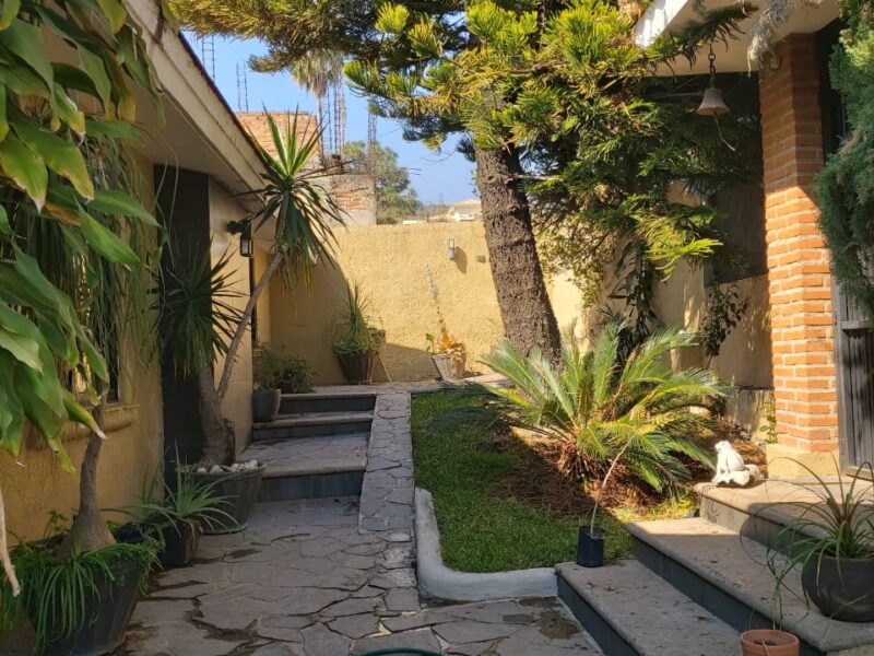 HERMOSA CASA EN VENTA EN LOMAS DE SANTA ANITA