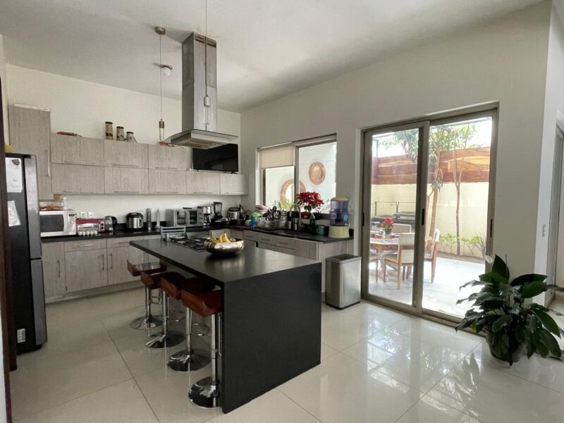 HERMOSA RESIDENCIA EN VENTA