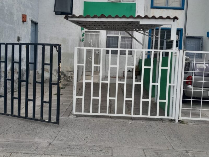CASA EN VENTA EN JARDINES DE SAN JOSE