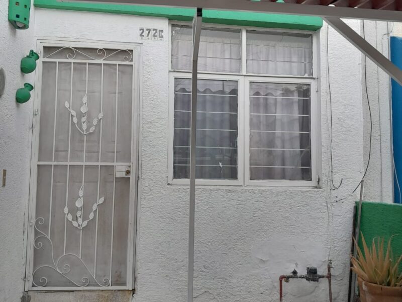 CASA EN VENTA EN JARDINES DE SAN JOSE