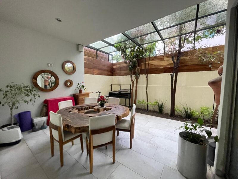 HERMOSA RESIDENCIA EN VENTA