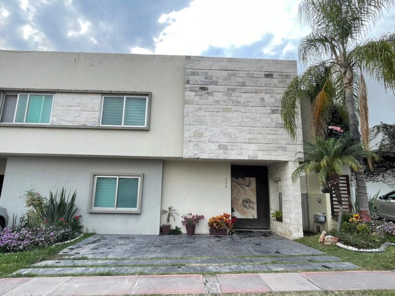 HERMOSA RESIDENCIA EN VENTA