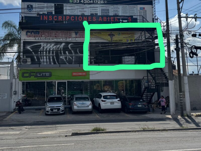 LOCAL COMERCIAL EN RENTA AV AVIACION ZAPOPAN